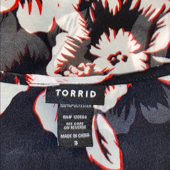 NWOT TORRID tank w/a hi-low style & floral - Plus Sized - Picture 6 of 7